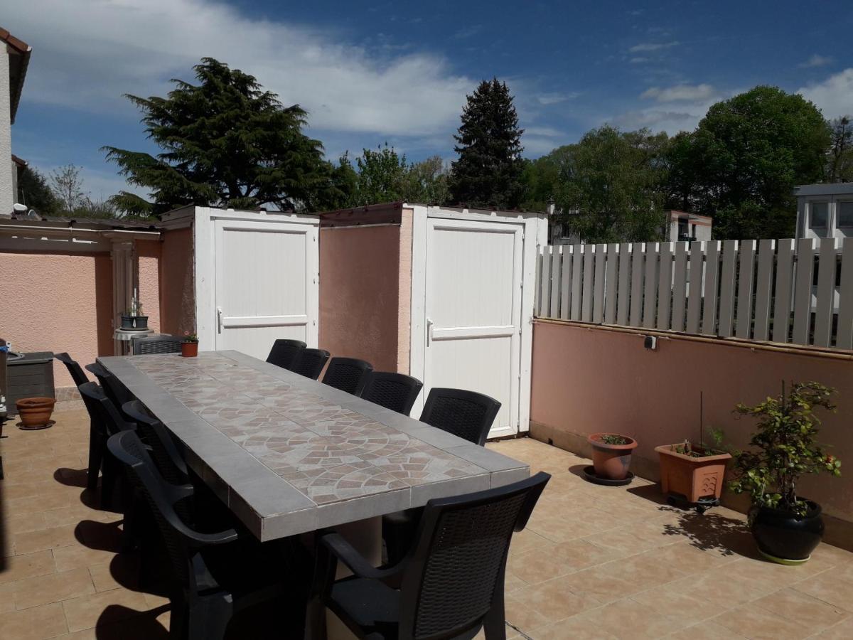 La Maison Rose 2 Chambres Avec Lit Pour 2 Personnes Et 2 Salles De Bains Nevers Exterior photo